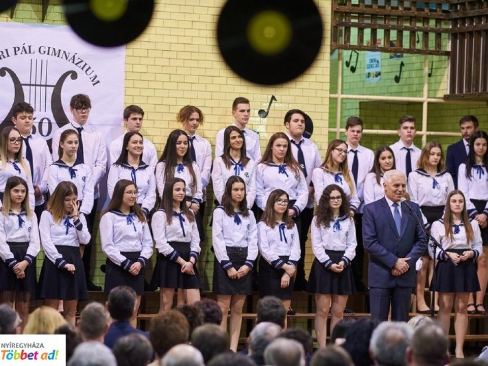 Nagyszabású jubileumi hangverseny a Vasváriban – 50 éves az ének-zene tagozat