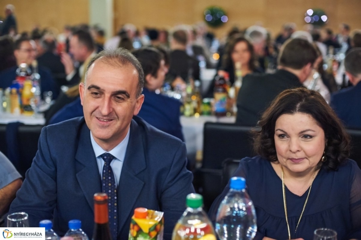 Fergeteges hangulatú bál a Nyíregyházi Egyetemen
