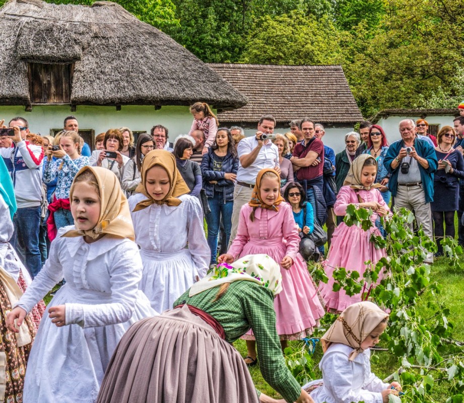 FALUSI MAJÁLIS A SKANZENBEN - GALÉRIA