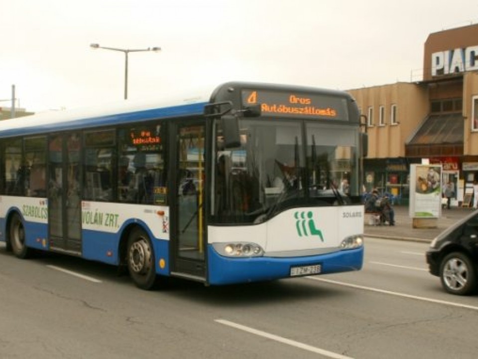 Így járnak ma a buszok a rally idején!