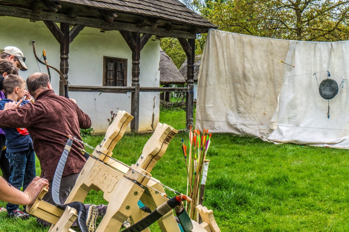 FALUSI MAJÁLIS A SKANZENBEN - GALÉRIA