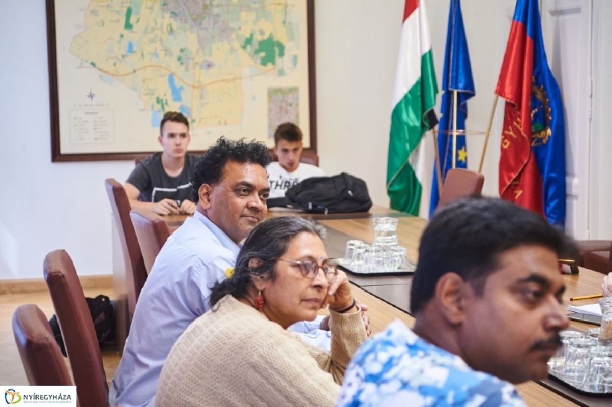 INDIAI CSEREDIÁKOK NYÍREGYHÁZÁN