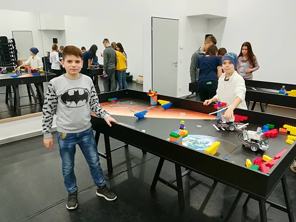 Legóztak az Arany diákjai is