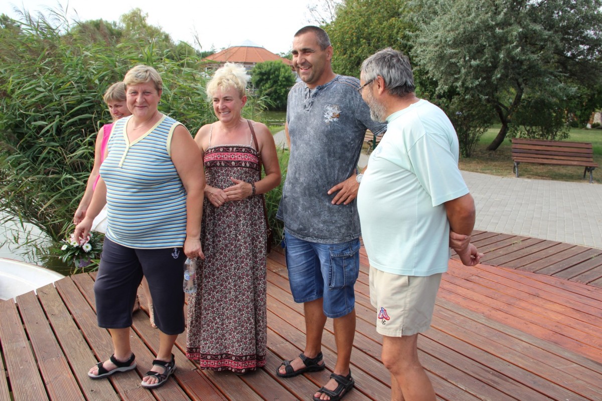 Búvár hozta felszínre a jegygyűrűt