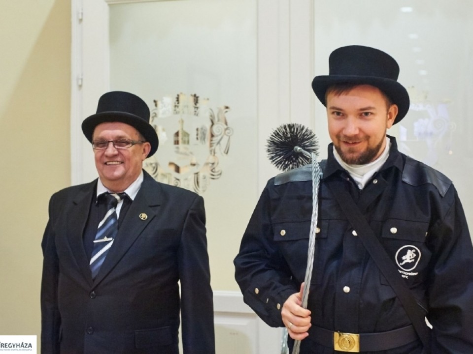Kéményseprők a városházán!