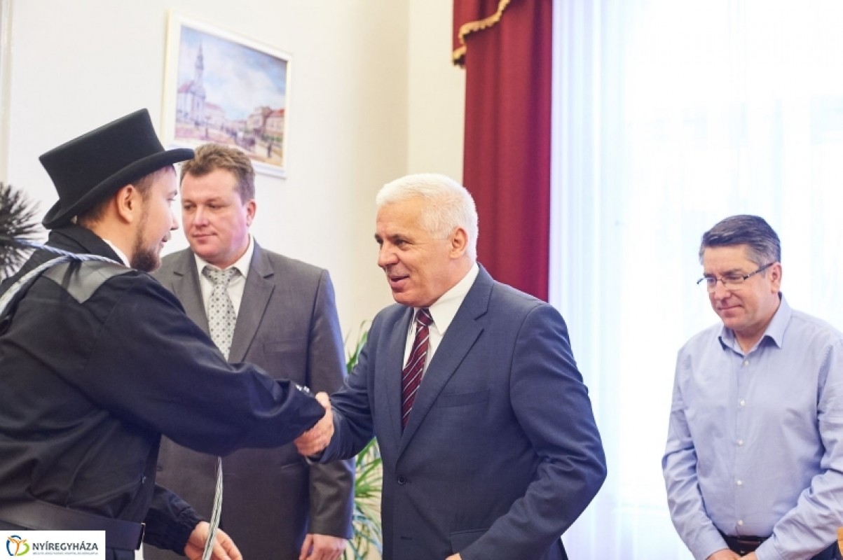 Kéményseprők a városházán!
