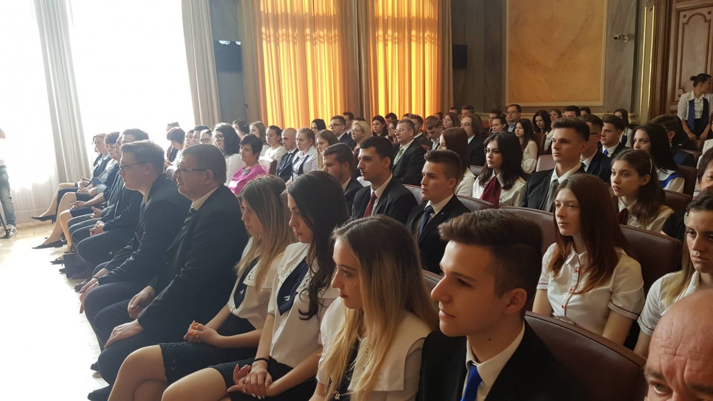 Megkezdődött Nyíregyháza Városi Központi Ballagása