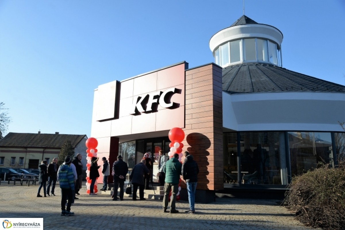 Megnyitott Nyíregyházán a KFC