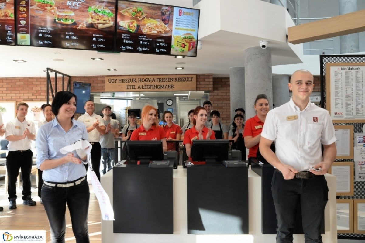 Megnyitott Nyíregyházán a KFC