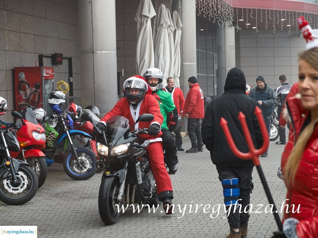 Motoros Mikulások lepték el Nyíregyházát - Ki találkozott velük?