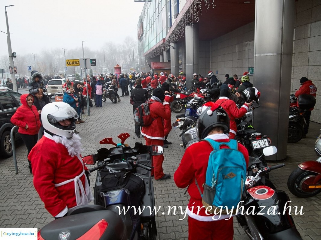Motoros Mikulások lepték el Nyíregyházát - Ki találkozott velük?
