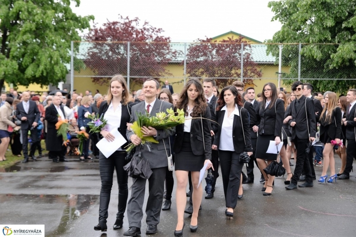 Krúdy Gyula Gimnázium ballagása
