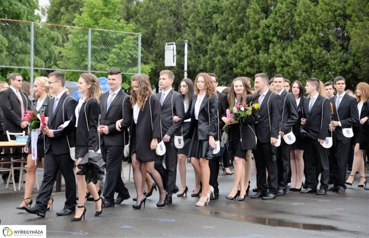 Krúdy Gyula Gimnázium ballagása