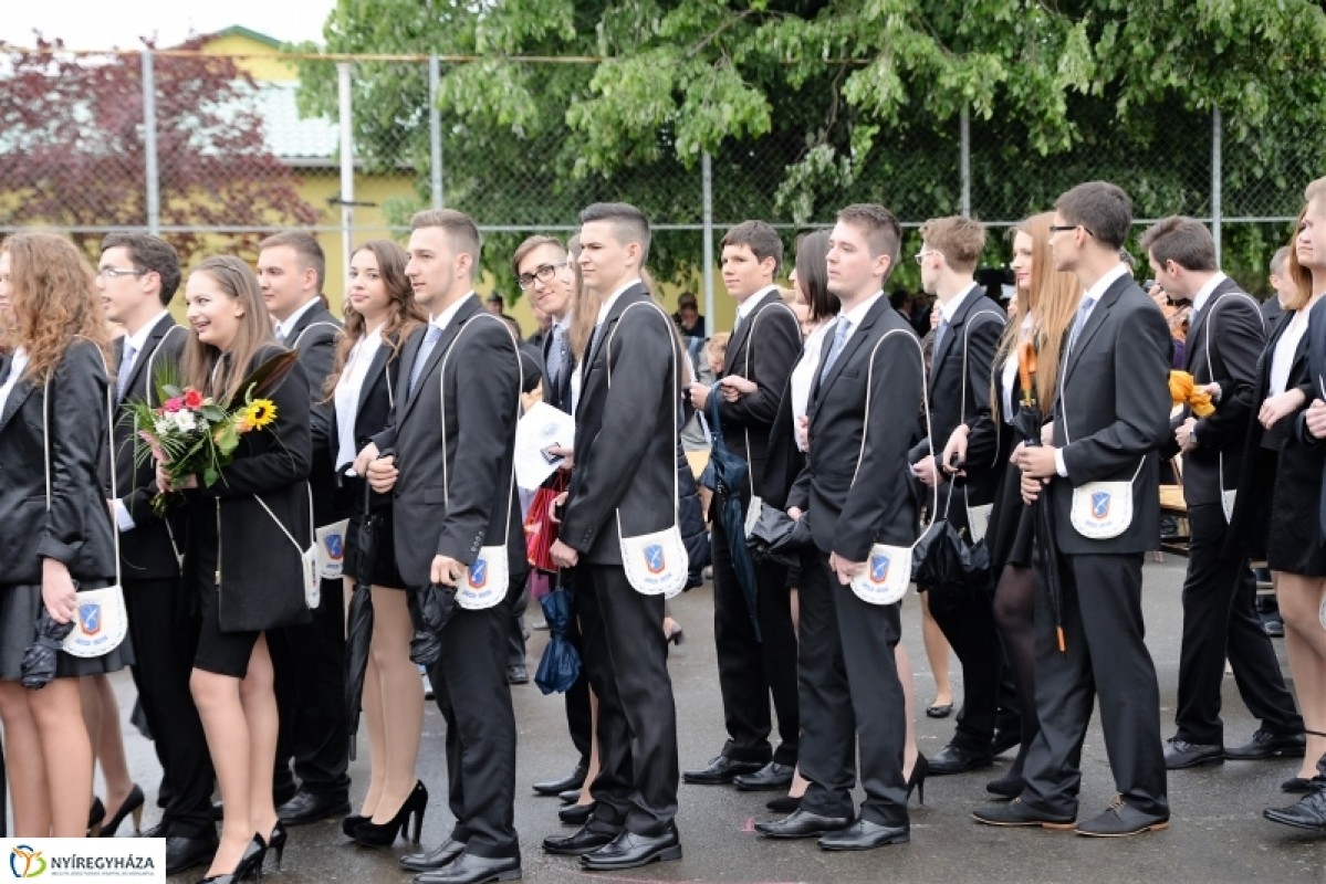 Krúdy Gyula Gimnázium ballagása