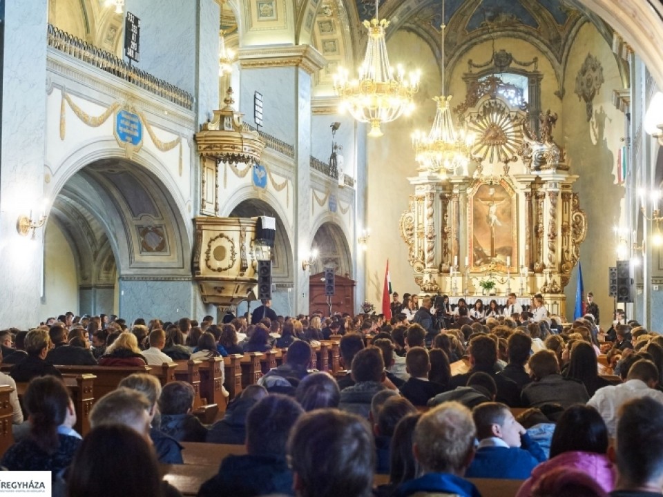 AZ ARADI VÉRTANÚKRA EMLÉKEZTÜNK