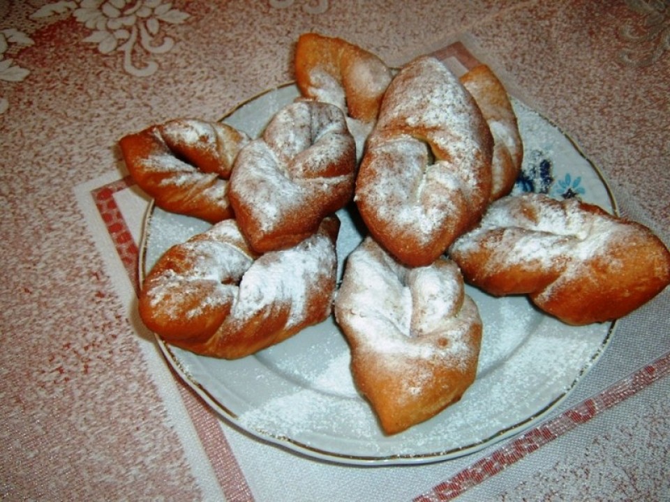 TIRPÁK ÍZEK ÉS ILLATOK