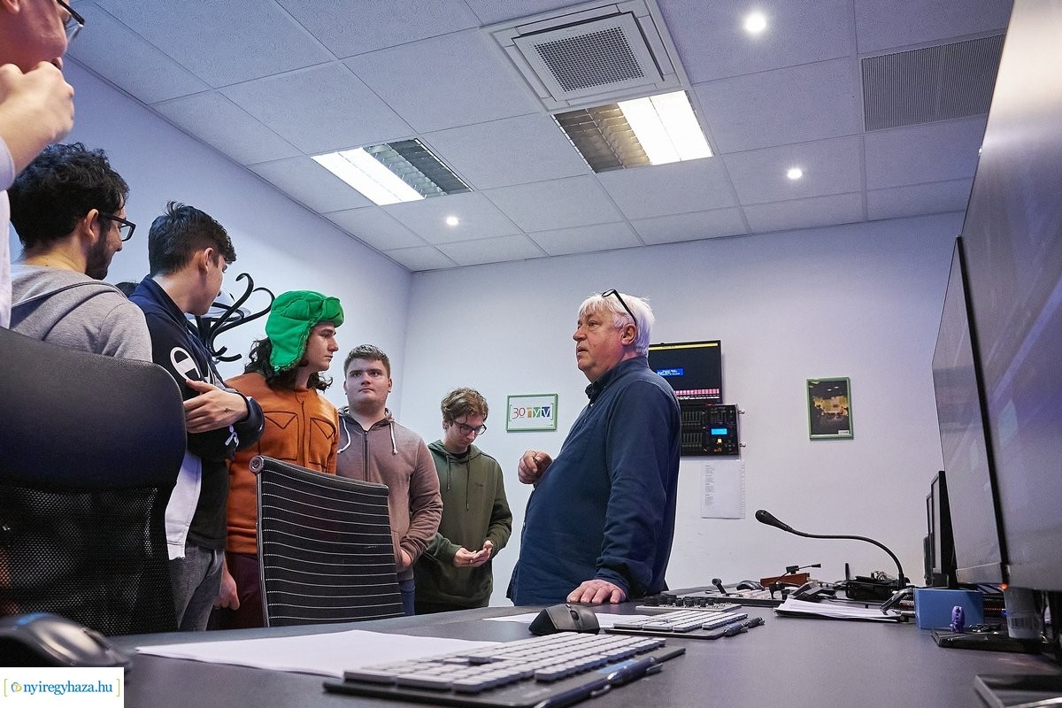 Ezt mondták a Kossuth Lajos Gimnázium diákjai a 35 éves NYTV stúdiójáról
