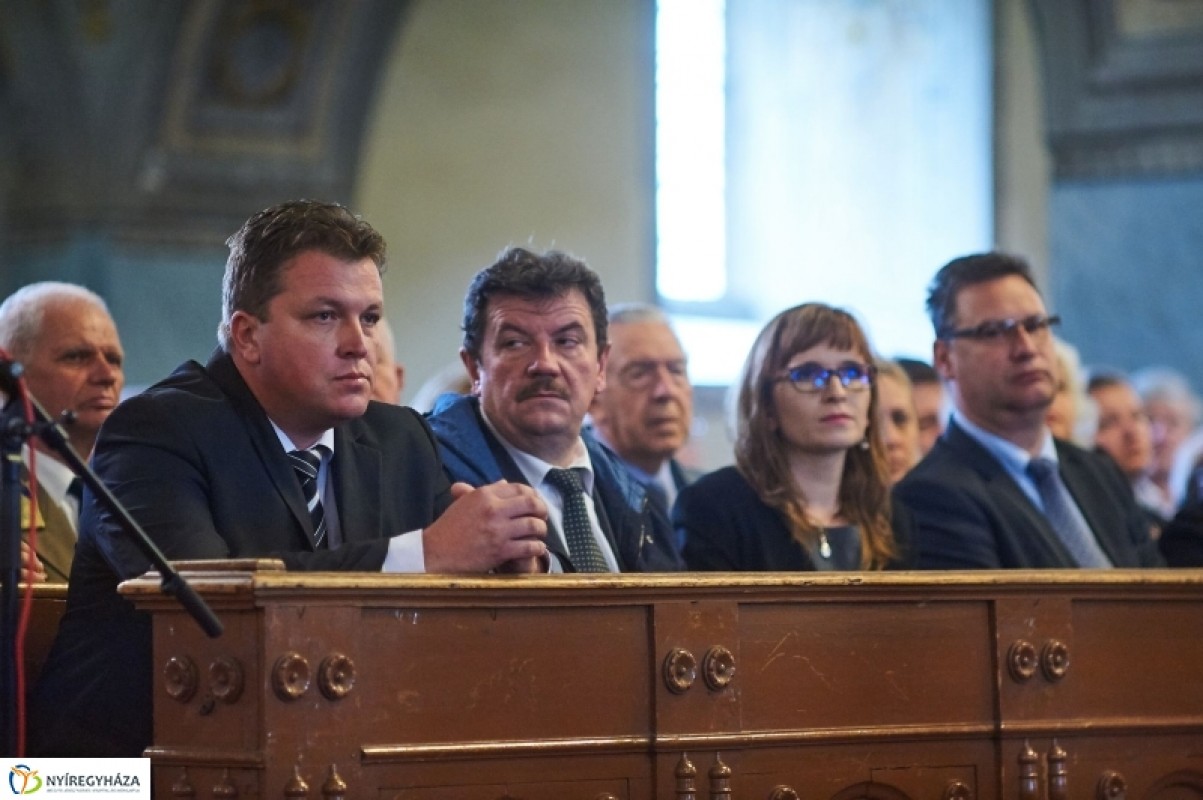 AZ ARADI VÉRTANÚKRA EMLÉKEZTÜNK