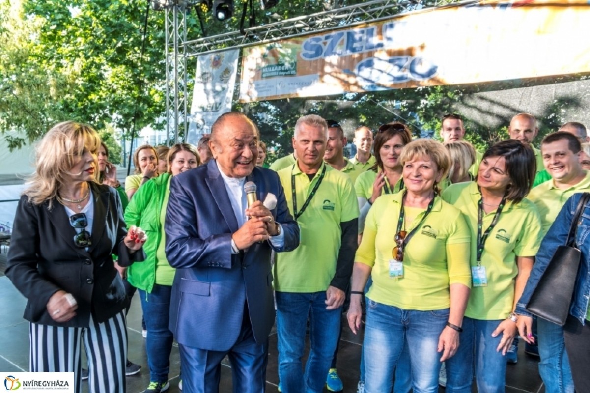Így fogadták a sztárvendégeket a nyíregyháziak