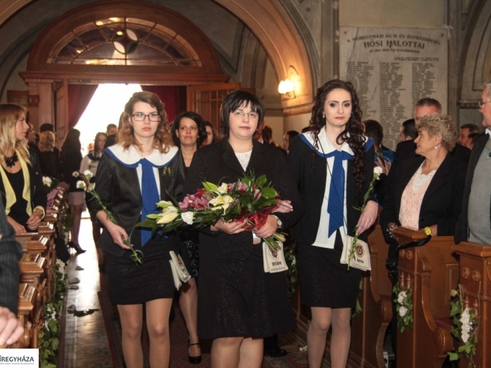 Ballagtak az Evangélikus Kossuth Lajos Gimnáziumból
