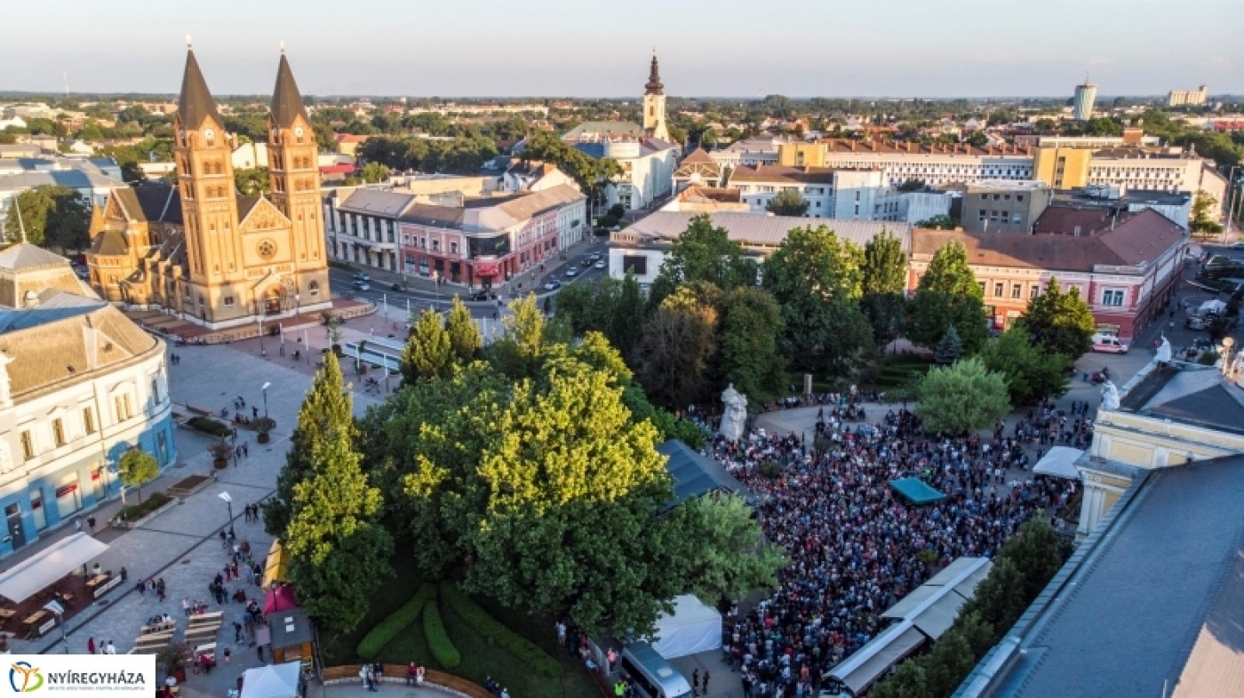 Így fogadták a sztárvendégeket a nyíregyháziak