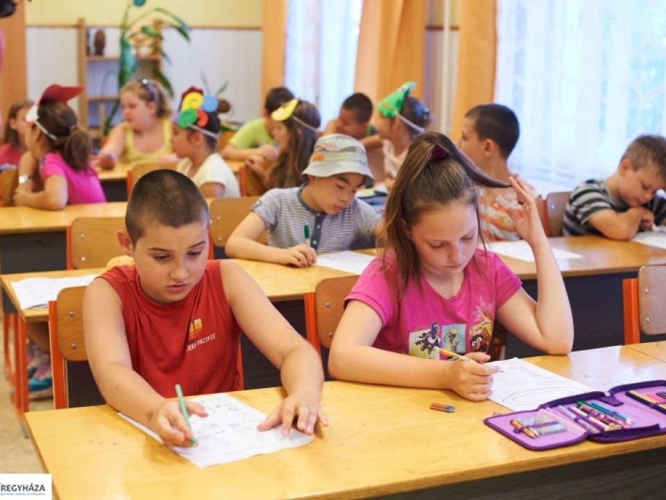 NYELVI TÁBOR SÓSTÓHEGYEN