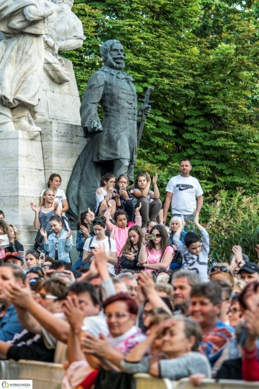 Így fogadták a sztárvendégeket a nyíregyháziak