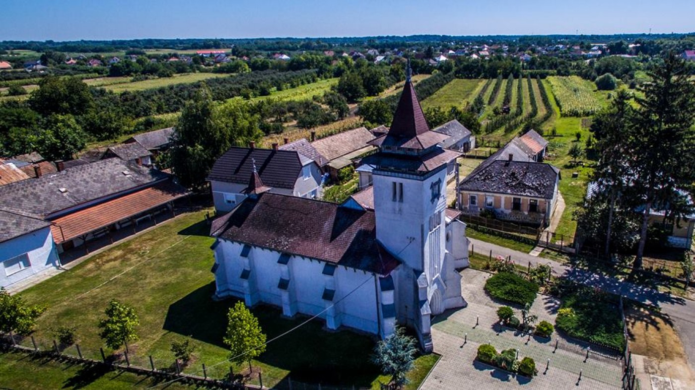 ELTÉVEDVE NAGYVARSÁNYBAN