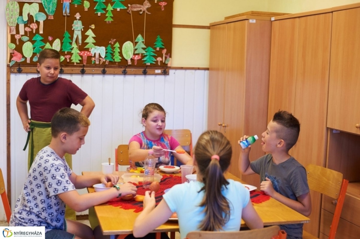 NYELVI TÁBOR SÓSTÓHEGYEN