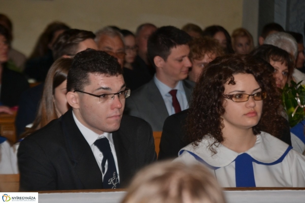 Ballagtak az Evangélikus Kossuth Lajos Gimnáziumból