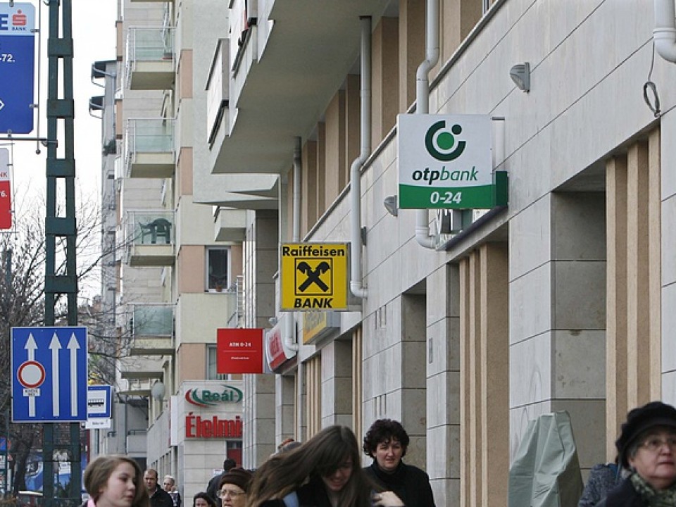 Rendkívüli intézkedések a hazai bankoknál a koronavírus miatt