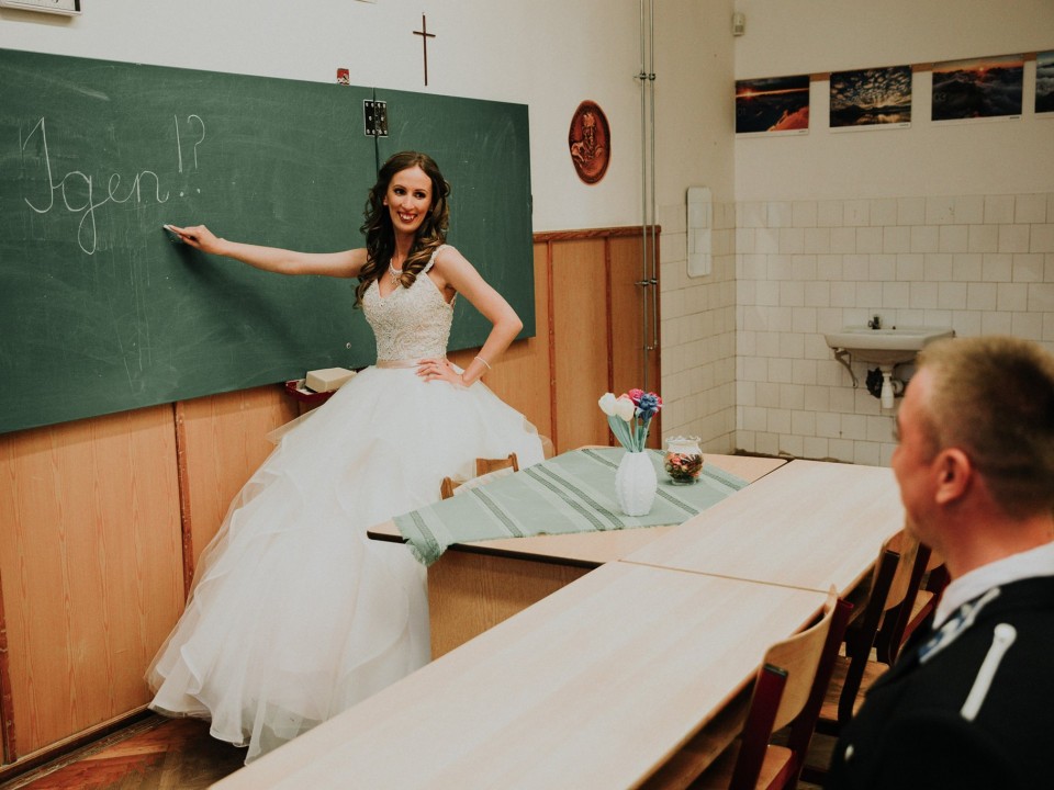 Gimis szerelemből esküvő...
