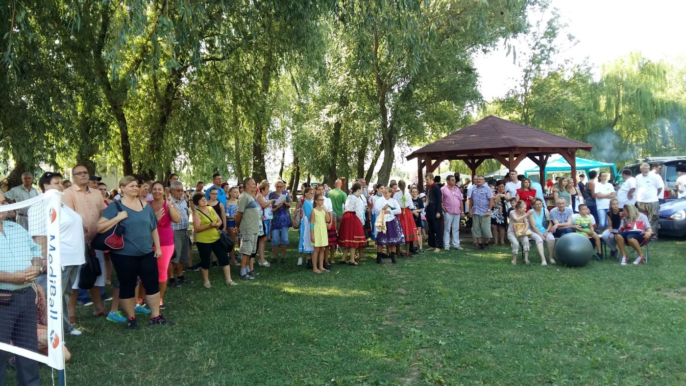 Úszó alkalmatlanságok tréfás vetélkedője