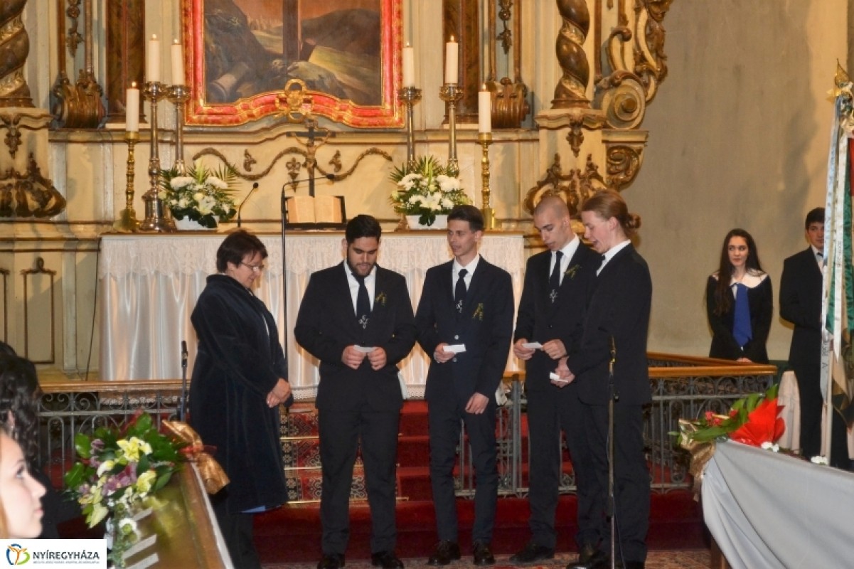 Ballagtak az Evangélikus Kossuth Lajos Gimnáziumból