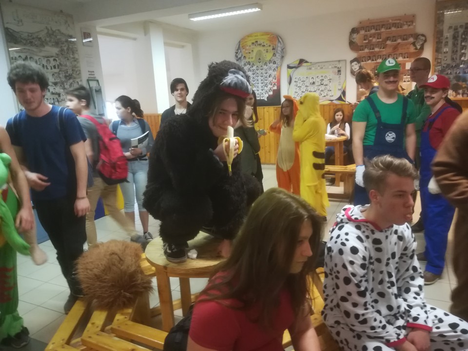 Jelmezverseny és „Fantáziaország” a Krúdyban