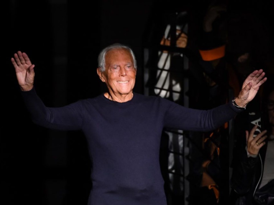 Giorgio Armani átszámítva 346 millió forintot adományozott olasz kórházaknak