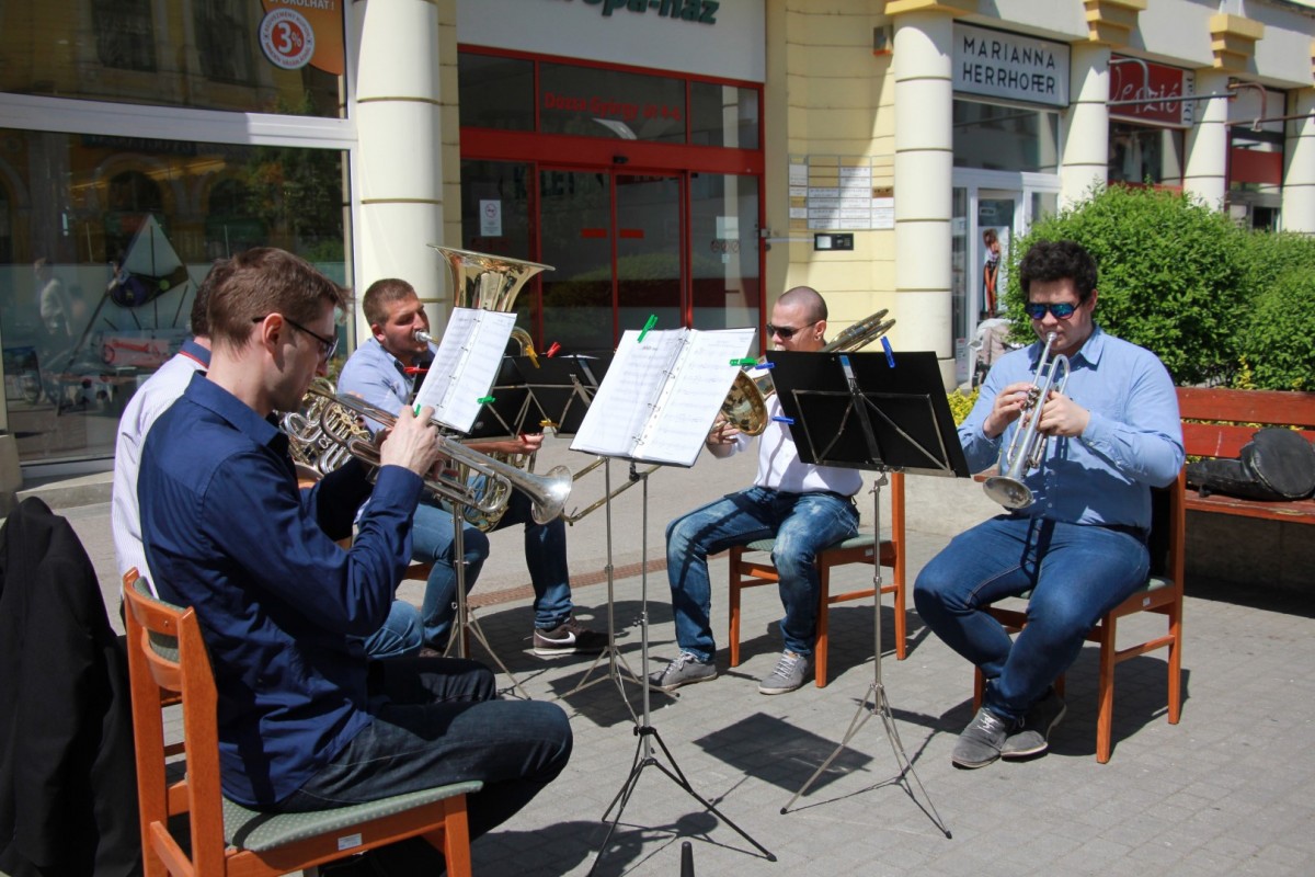 Helló Nyíregyháza (kép)beszámoló