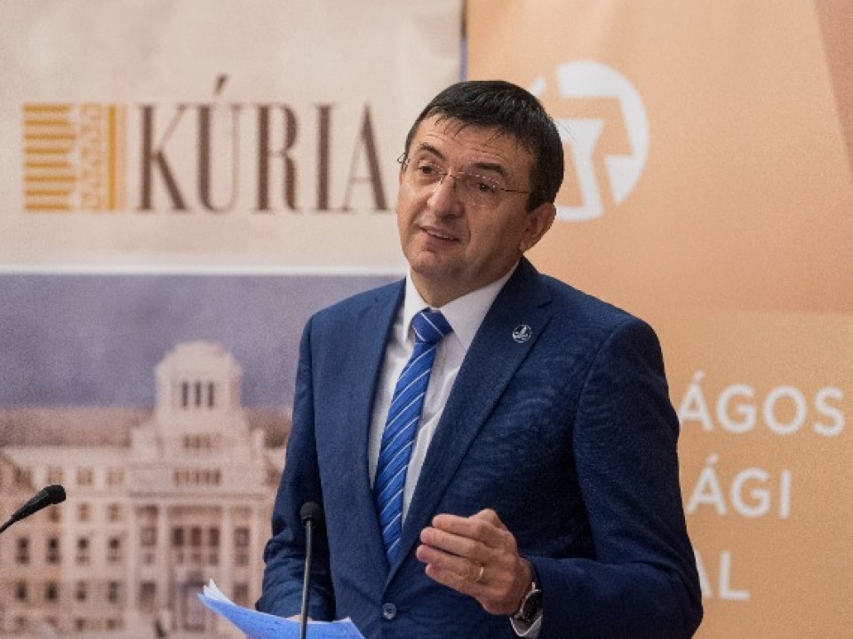 "Költségvetési és lakossági szinten is nagy hangsúlyt kell helyezni a tartalékolásra"