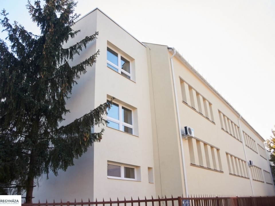 Helyszíni szemle a Vasváriban - Energetikailag megújult az intézmény
