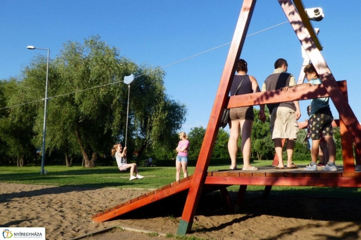 HÉTVÉGI FELTÖLTŐDÉS A BUJTOSI VÁROSLIGETBEN