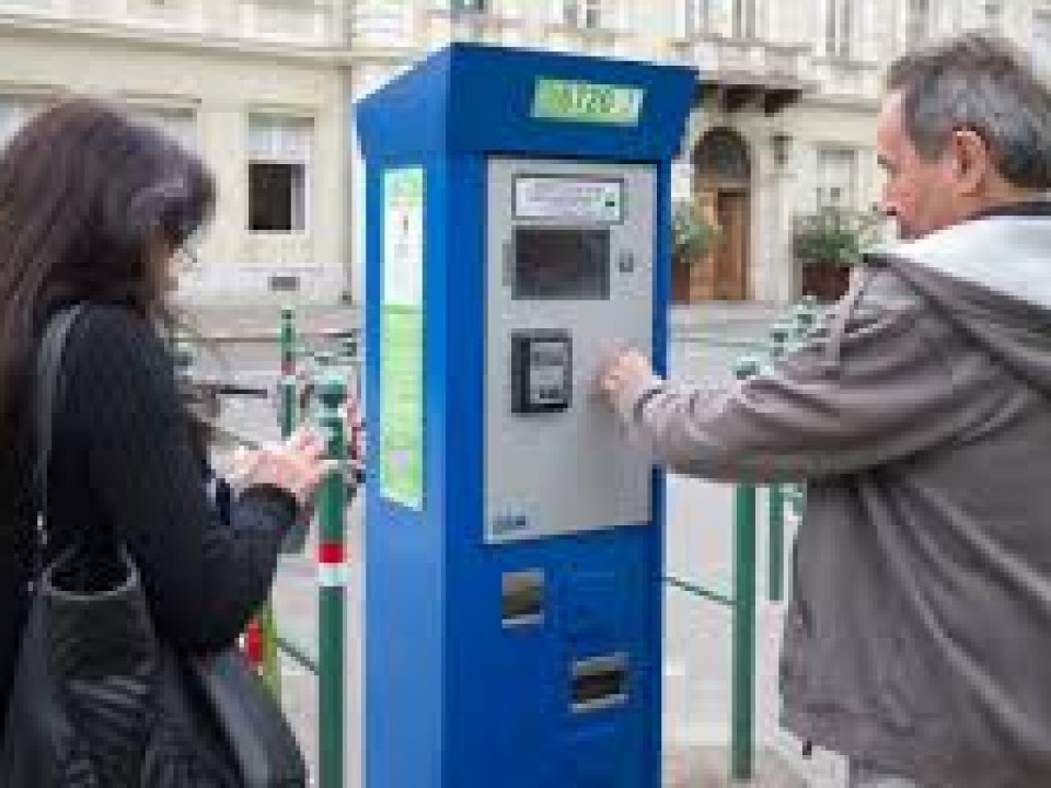 Szombaton munkanap - A pénteki munkanapnak megfelelően kell fizetni a parkolásért