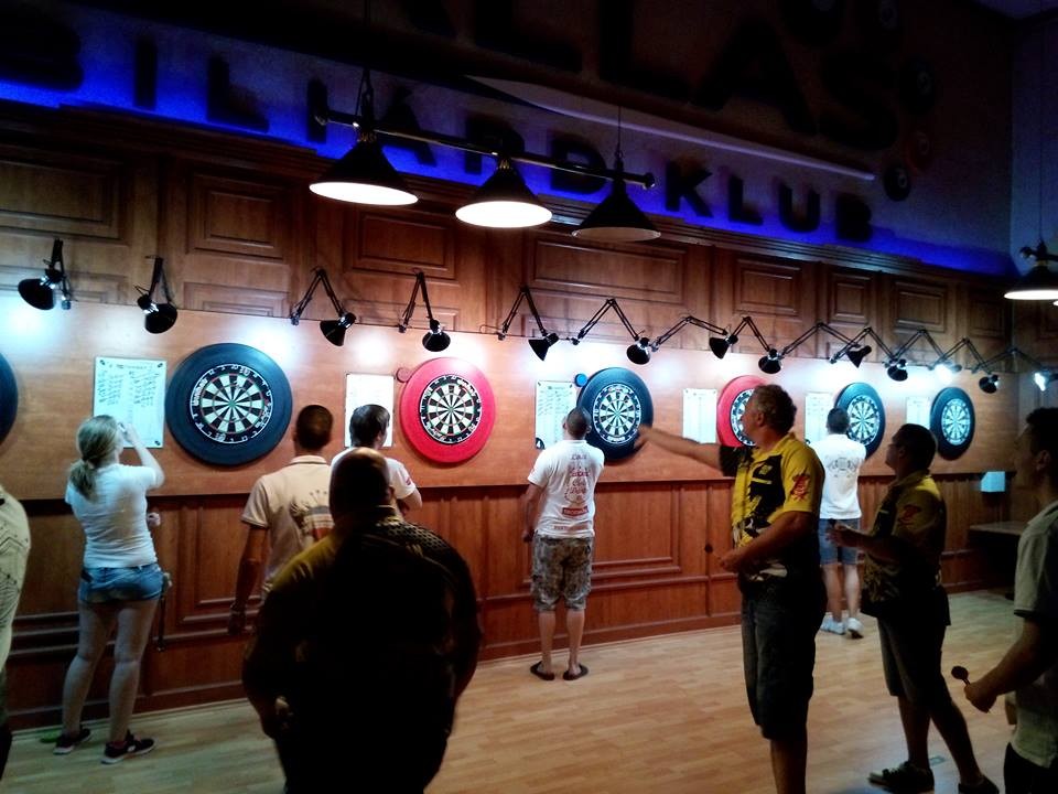 Zajlanak a házi bajnokságok a Nyíregyházi Darts Klubban