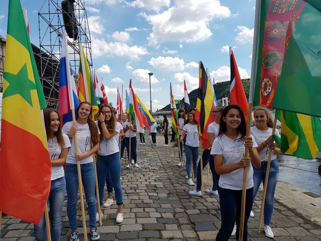 Úszó Világbajnokságon a Cantemus