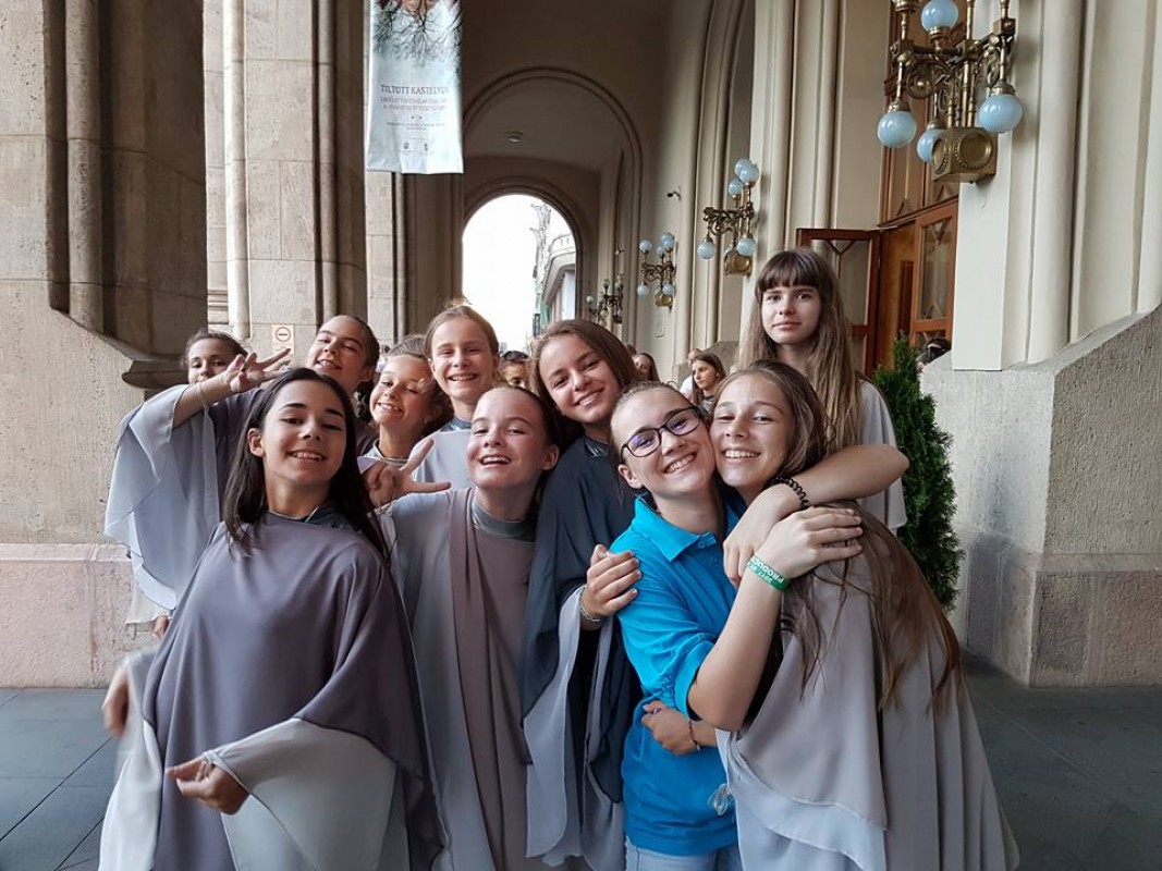 Úszó Világbajnokságon a Cantemus
