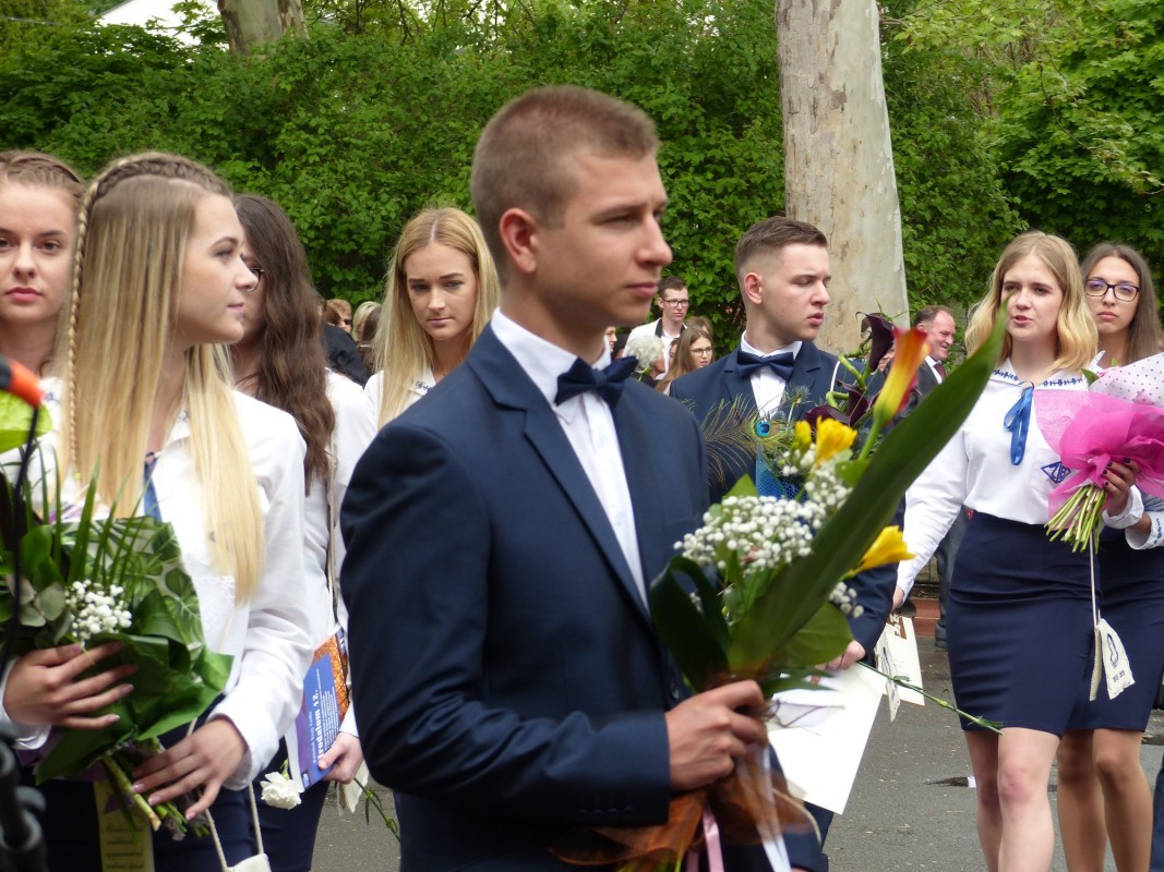 Elballagtak a Zrínyi végzősei - Az eső sem ronthatta el az ünnepi pillanatokat