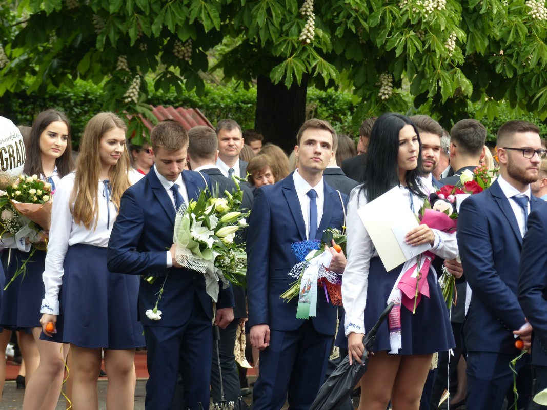 Elballagtak a Zrínyi végzősei - Az eső sem ronthatta el az ünnepi pillanatokat