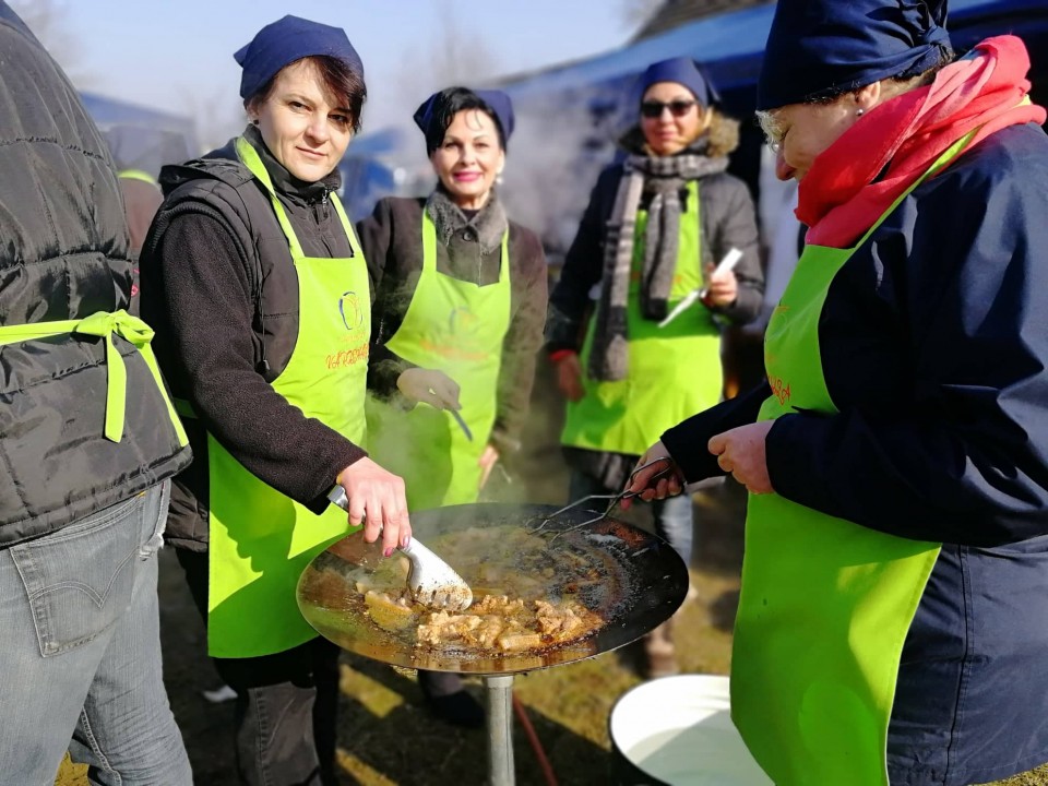 ÍNYCSIKLANDÓ ÉTELEKET KÉSZÍT A VÁROSHÁZI CSAPAT - NÁLUK IS ÉRDEMES KÓSTOLNI!