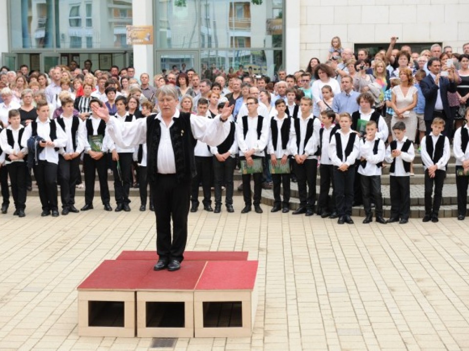 SOKASODNAK A PROGRAMOK A CANTEMUSNÁL