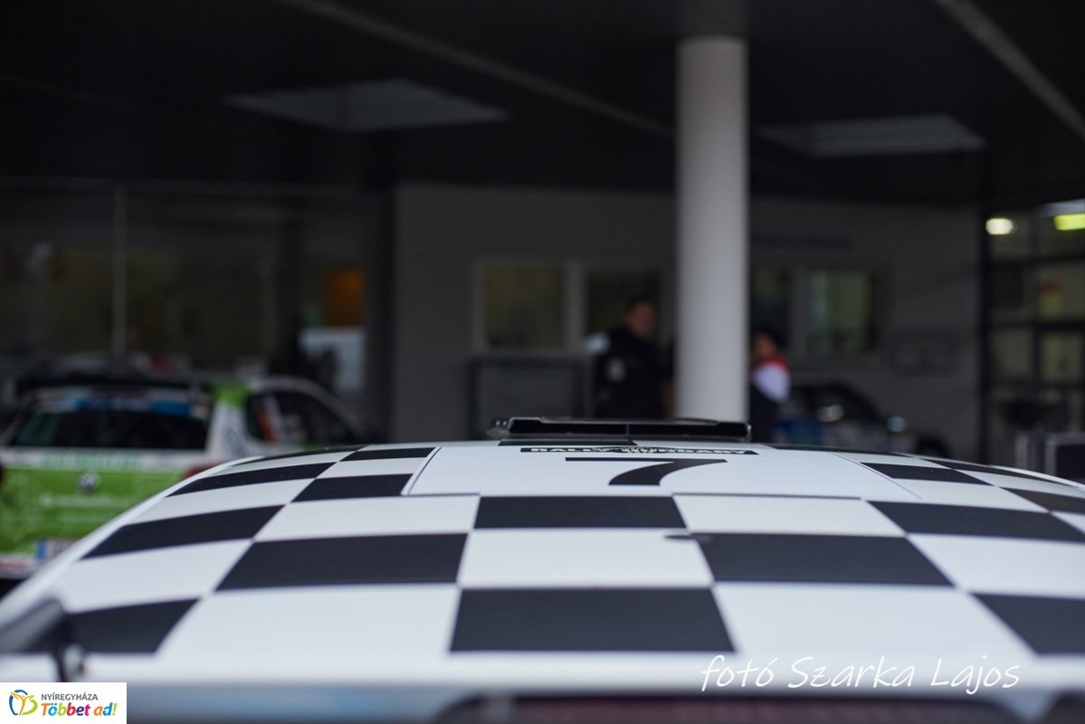 Megérkeztek!!! - Több mint 120 versenyző, legalább 30 R5-ös autó vesz részt a hétvégi Rally EB futamon