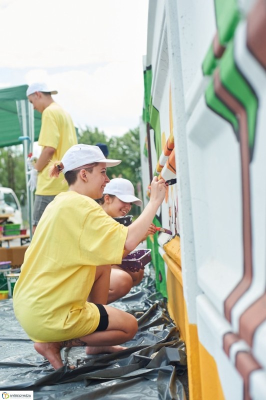 ÓRIÁSI GRAFFITI - EZ NAGYON MENŐ